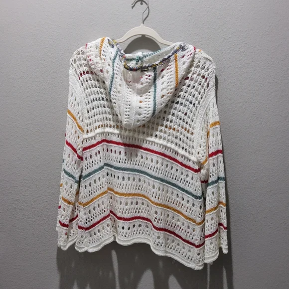 POL Crochet Hoodie with Colorful Stripes and Lace Details - Picture 4 of 5